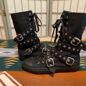 Demonia Deviant 204 Sneaker Boot